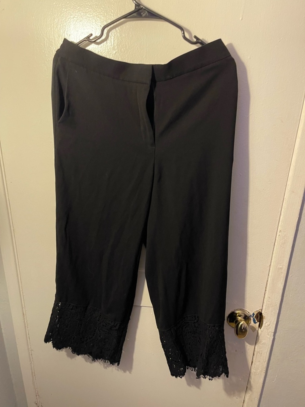 Ann-Taylor - Black Lace-Hem Wide Leg Pants